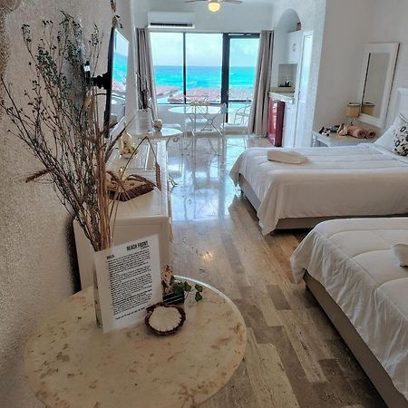 Beachfront Studio With Ocean View Cancun Exterior photo