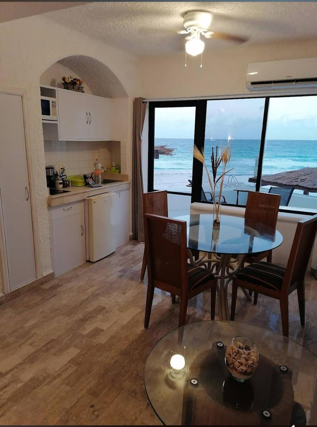 Beachfront Studio With Ocean View Cancun Exterior photo