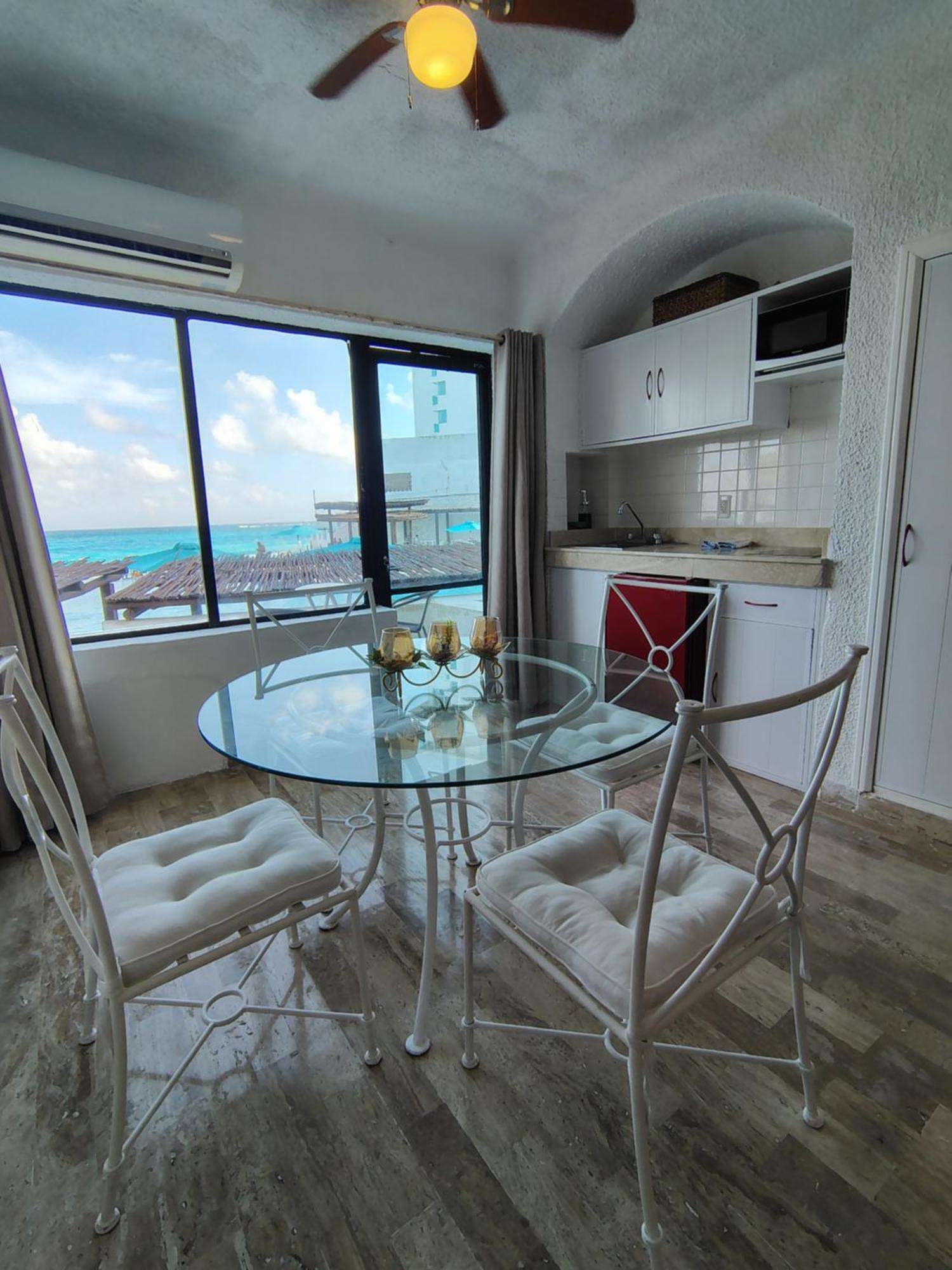 Beachfront Studio With Ocean View Cancun Exterior photo